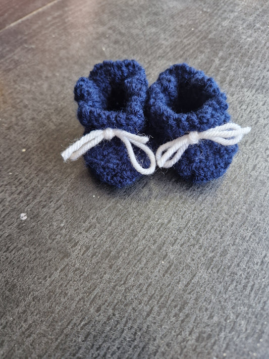 bonnet et chaussons 0 à 3 mois